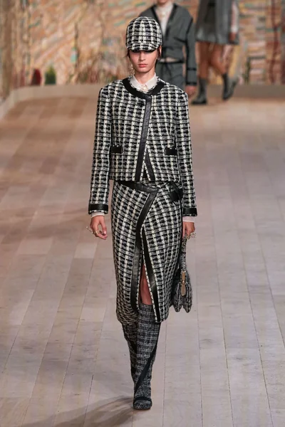 Look 20